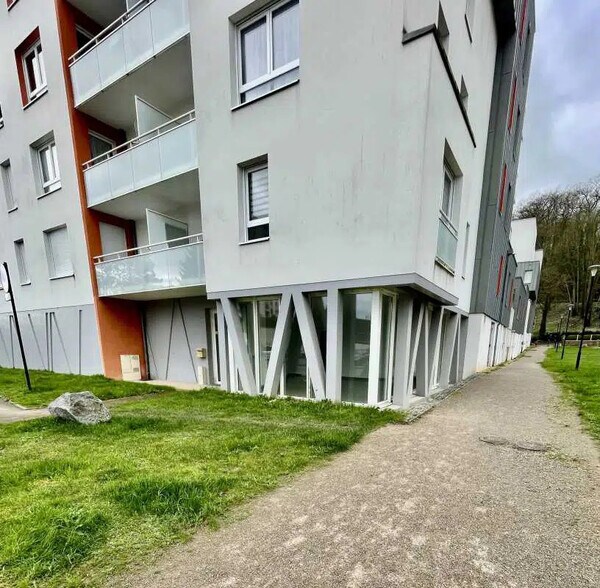 Local commercial dans Maromme à vendre - Photo de l’immeuble – Image 1 sur 8