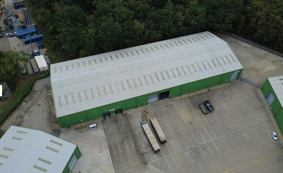 Units 1-4 Merlin Business Park portefeuille de 2 biens à vendre sur LoopNet.fr - Photo principale – Image 2 sur 2