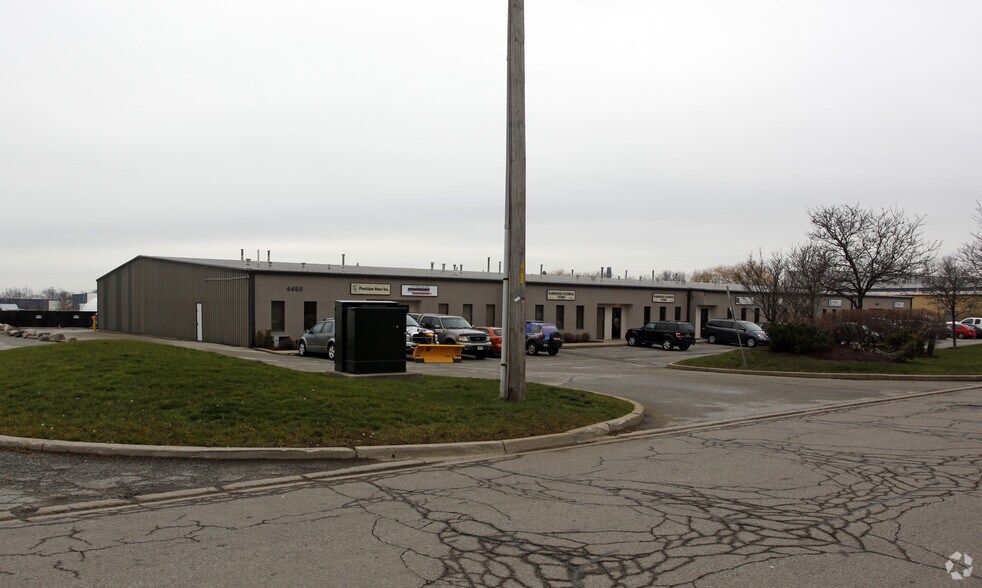 4450 Corporate Dr, Burlington, ON à louer - Photo principale – Image 1 sur 10