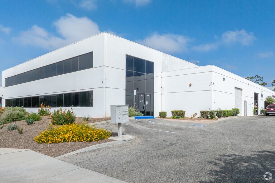 6085 King Dr, Ventura, CA à vendre - Photo principale – Image 1 sur 3