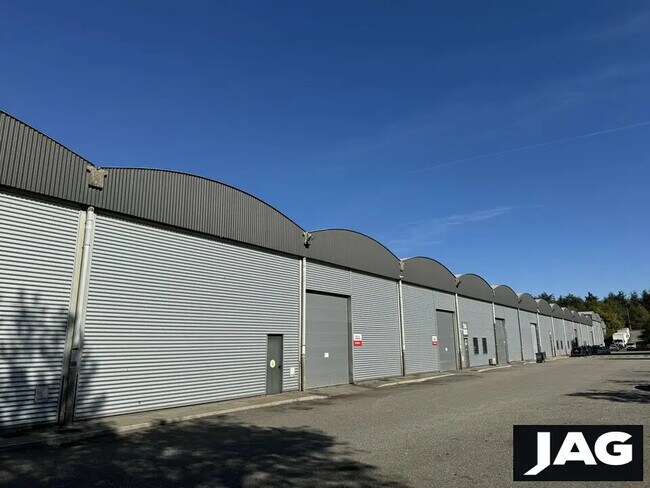 Plus de détails pour Local d'activités à louer