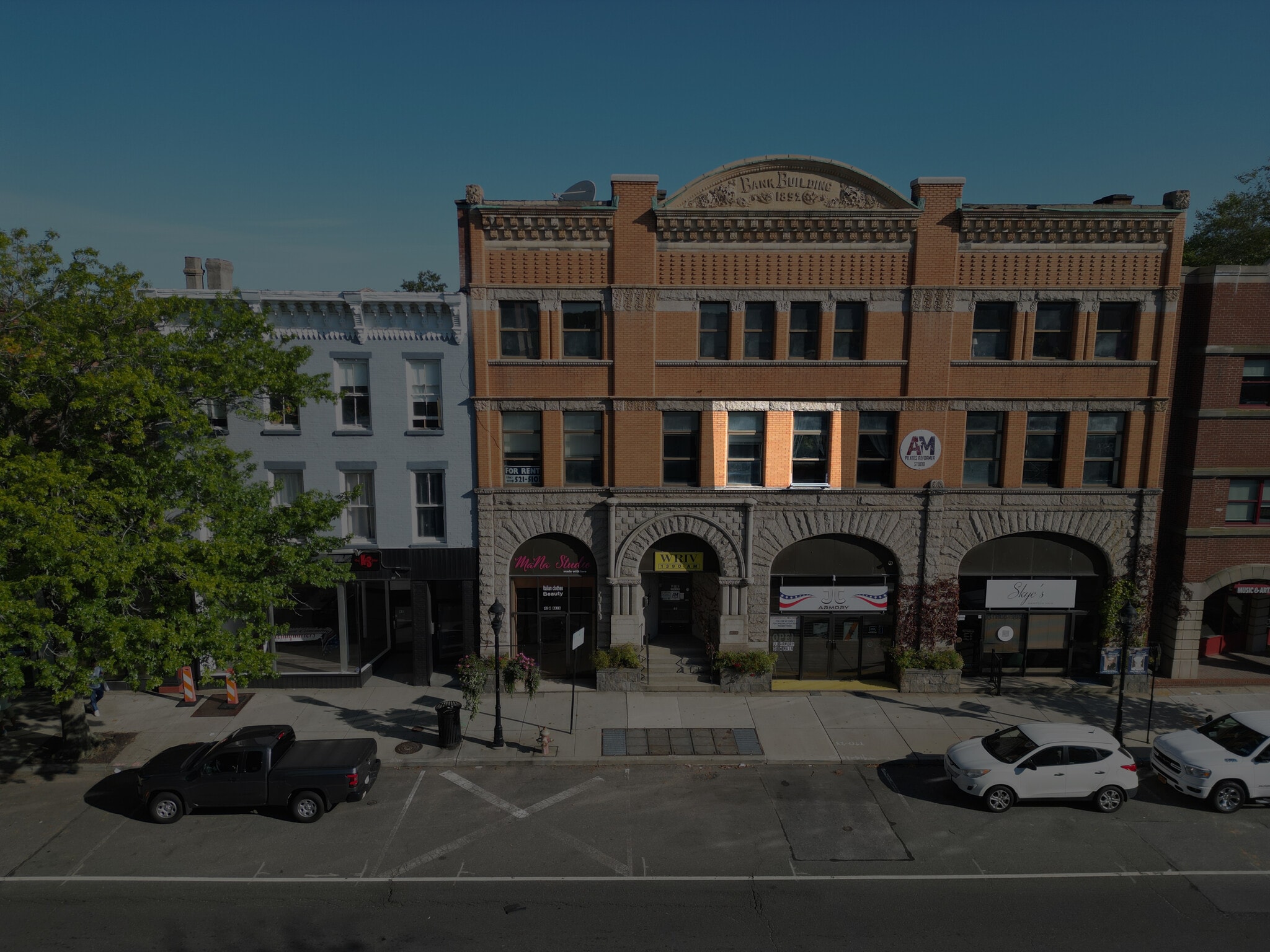 42 W Main St, Riverhead, NY à louer Photo intérieure– Image 1 sur 6