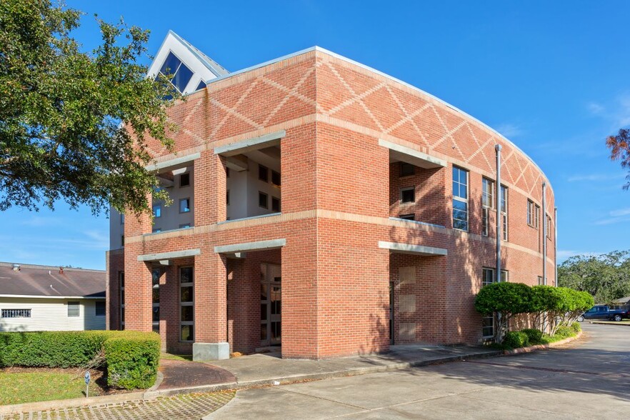 3101 Lake St, Lake Charles, LA à louer - Photo de l’immeuble – Image 1 sur 10