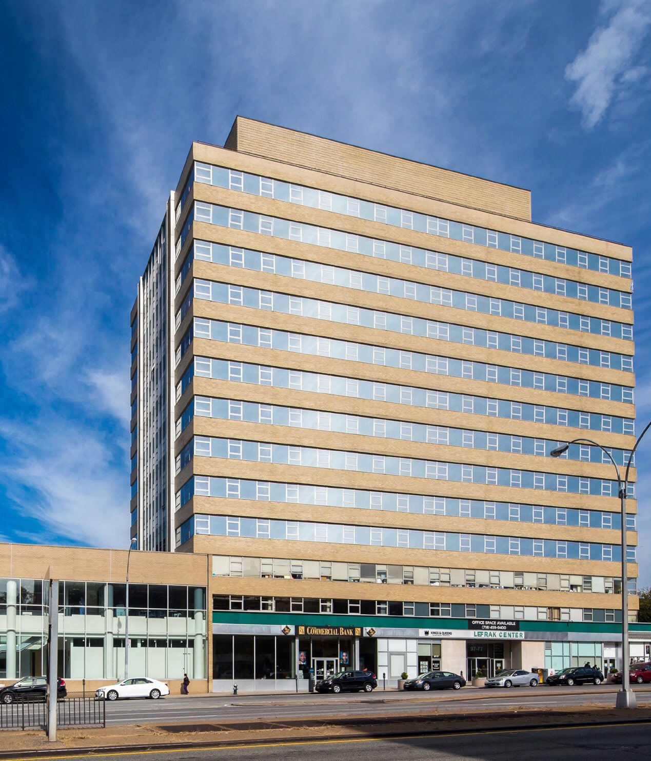 97-77 Queens Blvd, Rego Park, NY à louer Photo de l’immeuble– Image 1 sur 6
