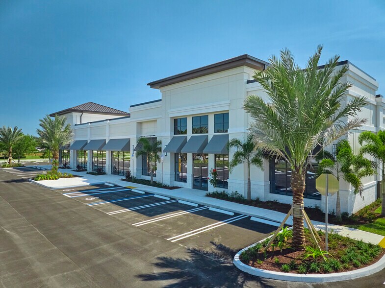 1908 SW Gatlin Blvd, Port Saint Lucie, FL à louer - Photo de l’immeuble – Image 3 sur 15
