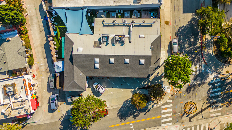 3951 Higuera St, Culver City, CA à louer - Photo de l’immeuble – Image 2 sur 22
