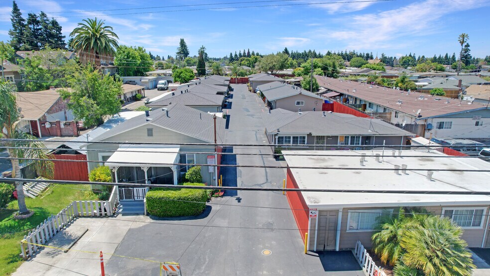 19477 Meekland Ave, Cherryland, CA à vendre - Photo de l’immeuble – Image 3 sur 25