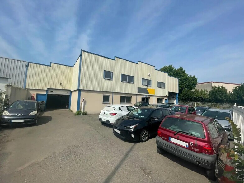 Local d’activités dans Carrières-sur-Seine à louer - Photo de l’immeuble – Image 1 sur 16