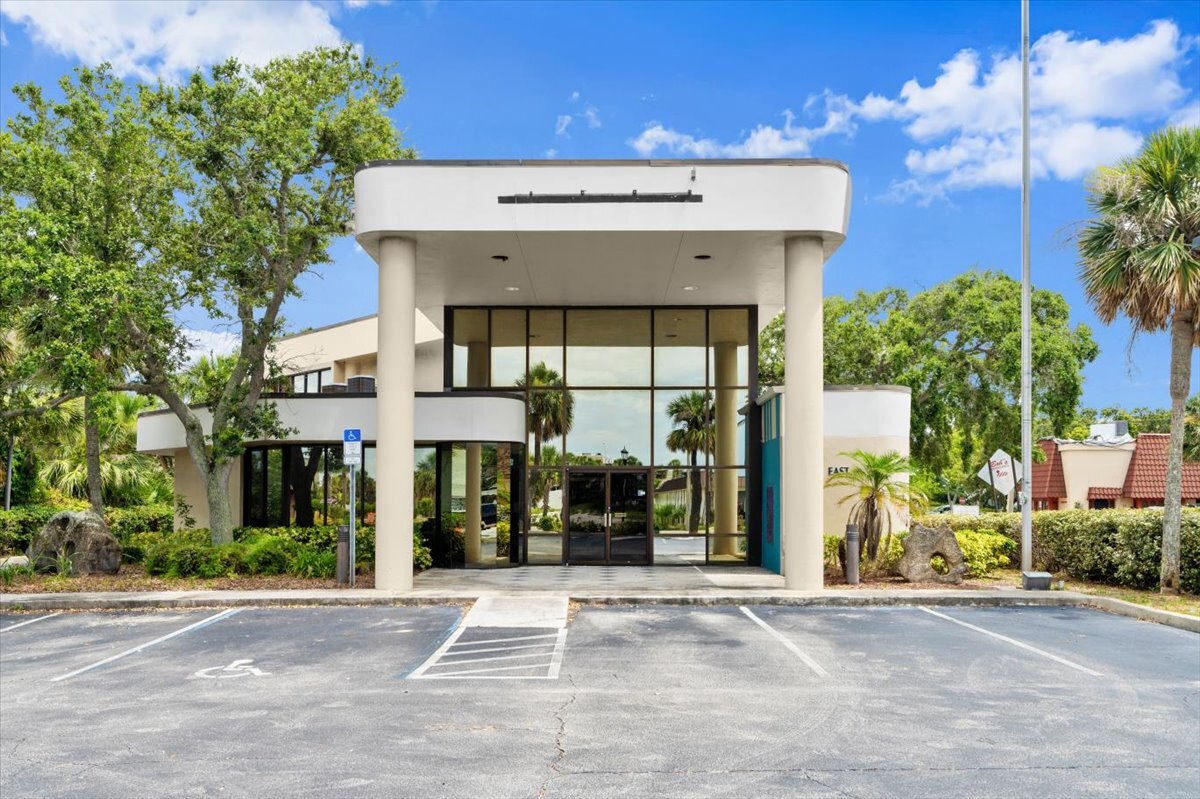 128 E Granada Blvd, Ormond Beach, FL à vendre Photo de l’immeuble– Image 1 sur 56