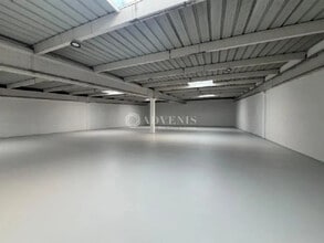 Industriel/Logistique dans Maurepas à vendre Photo intérieure– Image 2 sur 4