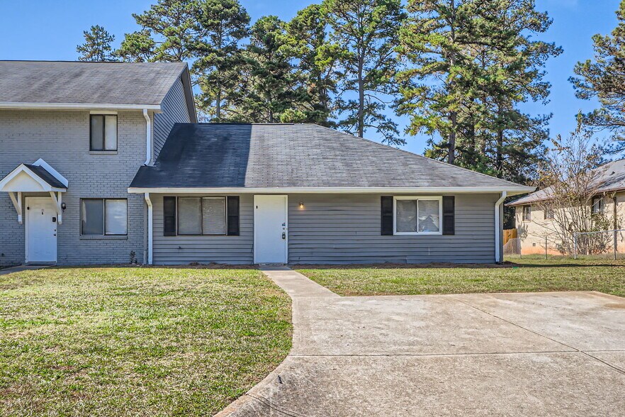 2638 Fieldstone View Ln SE, Conyers, GA à vendre - Photo de l’immeuble – Image 3 sur 32