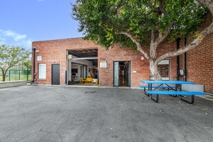 8924 Lindblade St, Culver City CA - immobilier d'entreprise