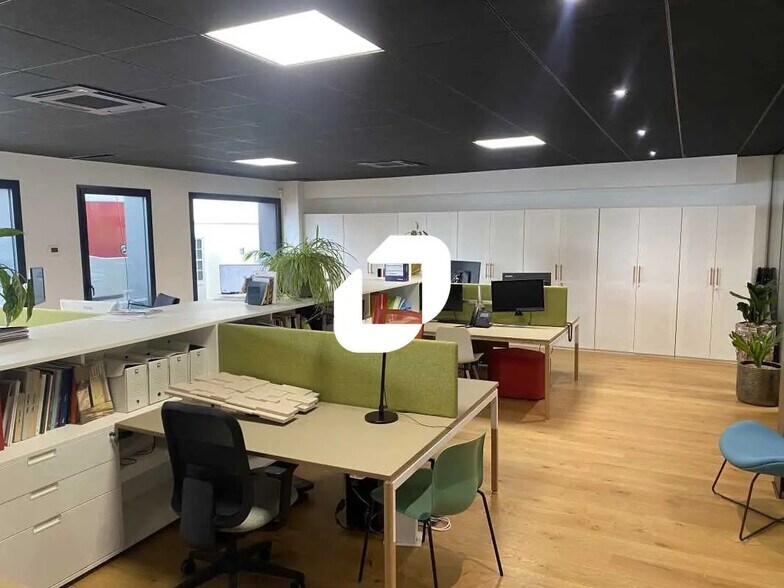 Bureau dans Bègles à louer - Photo de l’immeuble – Image 1 sur 6