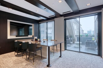 3060 Peachtree Rd NW, Atlanta, GA à louer Photo de l’immeuble– Image 2 sur 18