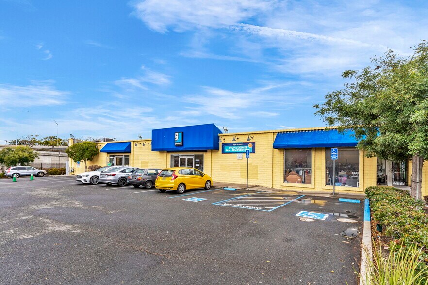 12341 San Pablo Ave, Richmond, CA à louer - Photo de l’immeuble – Image 3 sur 21