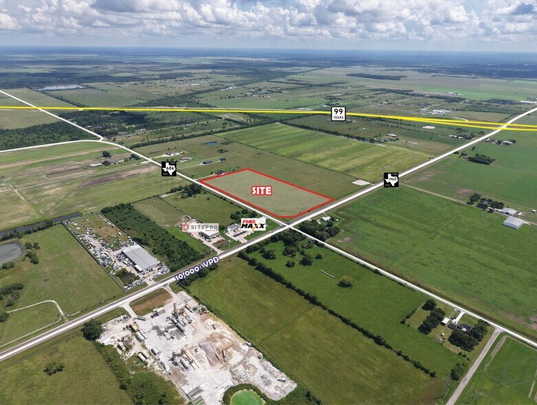FM 1960 & FM 686, Dayton, TX à vendre - Photo de l’immeuble – Image 2 sur 5