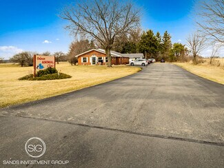 Plus de détails pour W7702 Highway 11, Delavan, WI - Bureau à vendre