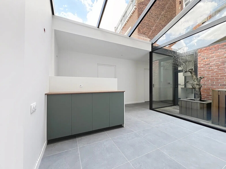 Bureau dans La Madeleine à louer - Photo de l’immeuble – Image 3 sur 9