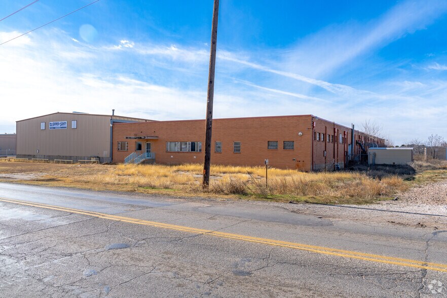 908 N Beverly Dr, Wichita Falls, TX à louer - Photo de l’immeuble – Image 3 sur 28