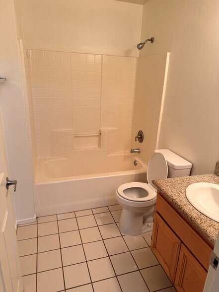600 Hosking Ave, Bakersfield, CA à vendre - Photo de l’immeuble – Image 3 sur 20