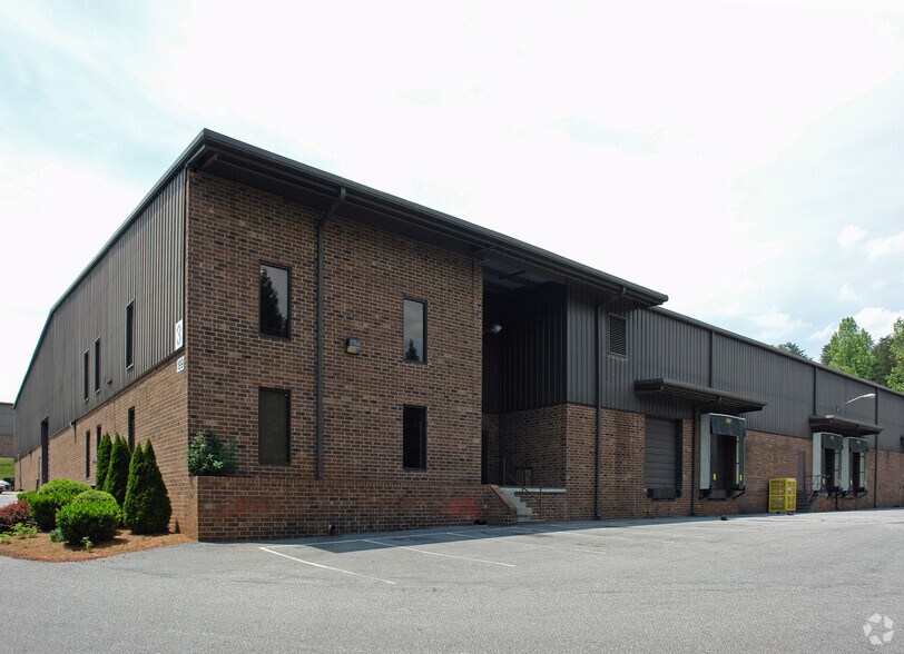 199 Budd Blvd, Winston-Salem, NC à louer - Photo principale – Image 2 sur 16