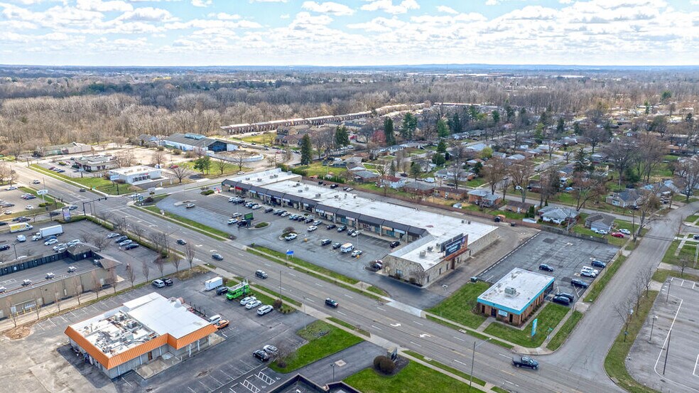 5091-5139 E Main St, Columbus, OH à louer - Photo de l’immeuble – Image 3 sur 10