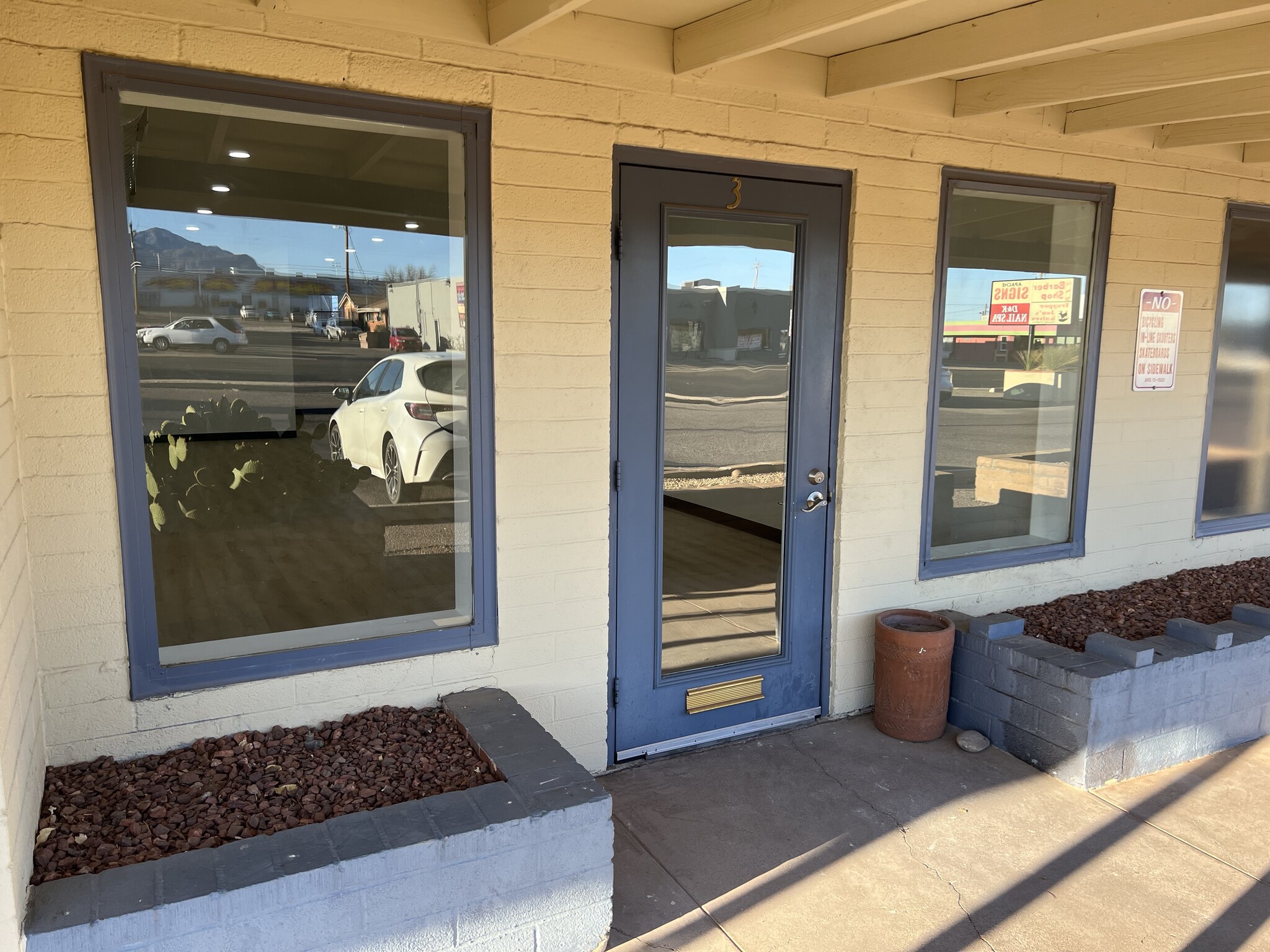 125 E Fry Blvd, Sierra Vista, AZ à louer Photo de l’immeuble– Image 1 sur 8