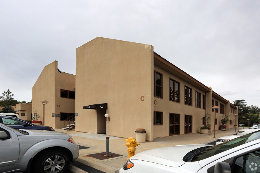 15525 Pomerado Rd, Poway, CA à louer - Photo de l’immeuble – Image 1 sur 2