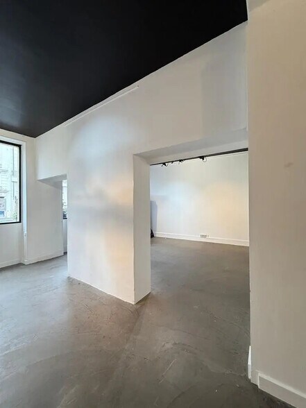 Local commercial dans Boulogne-Billancourt à louer - Photo de l’immeuble – Image 2 sur 3