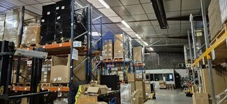 Plus de détails pour Local d'activités à louer