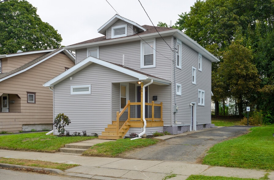 89 Theron St, Johnson City, NY à vendre - Photo principale – Image 1 sur 1