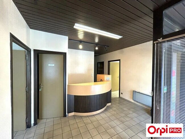 Plus de détails pour Local commercial à vendre