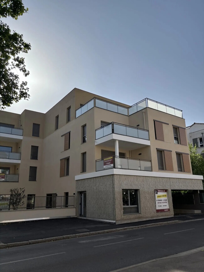 Plus de détails pour Bureau à vendre