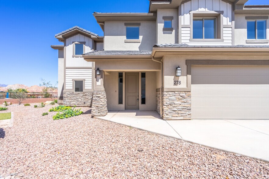 278 2020 w, Hurricane, UT à vendre - Photo principale – Image 1 sur 106