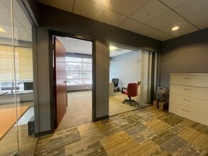 99 Conifer Hill Dr, Danvers, MA à louer Photo intérieure– Image 2 sur 3