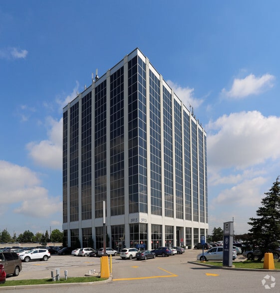 5935 Airport Rd, Mississauga, ON à louer - Photo de l’immeuble – Image 3 sur 15