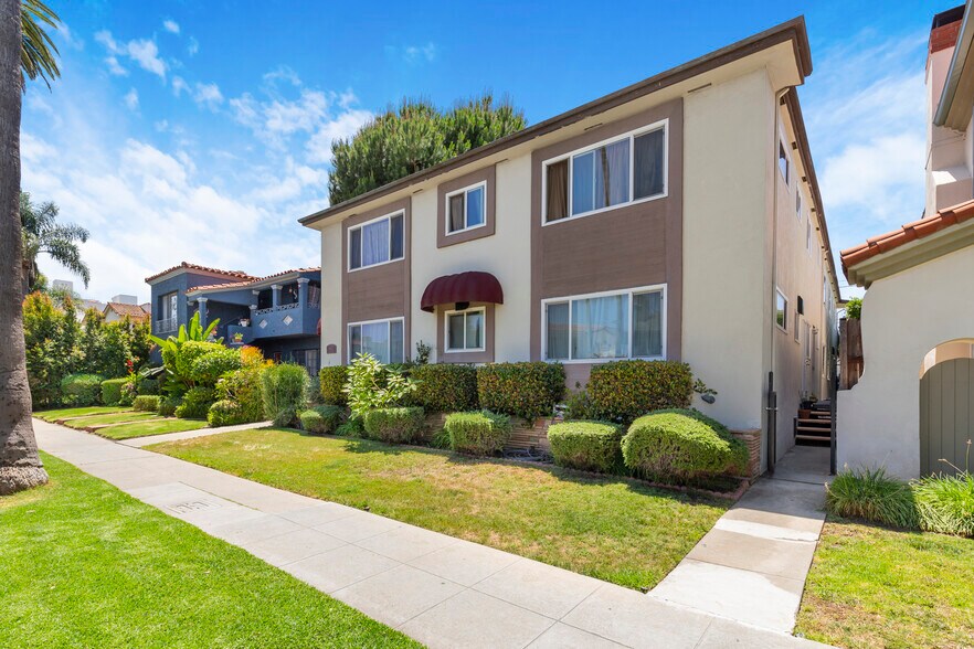 447 S Palm Dr, Beverly Hills, CA à vendre - Photo de l’immeuble – Image 2 sur 26