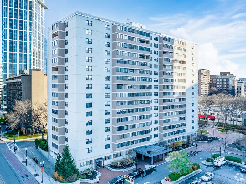 7 Whittier Pl, Boston, MA à vendre - Photo principale – Image 1 sur 11