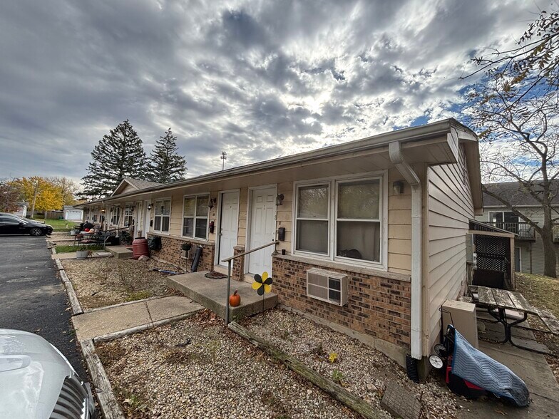 1002 Bratton Ave, Marseilles, IL à vendre - Photo principale – Image 1 sur 1