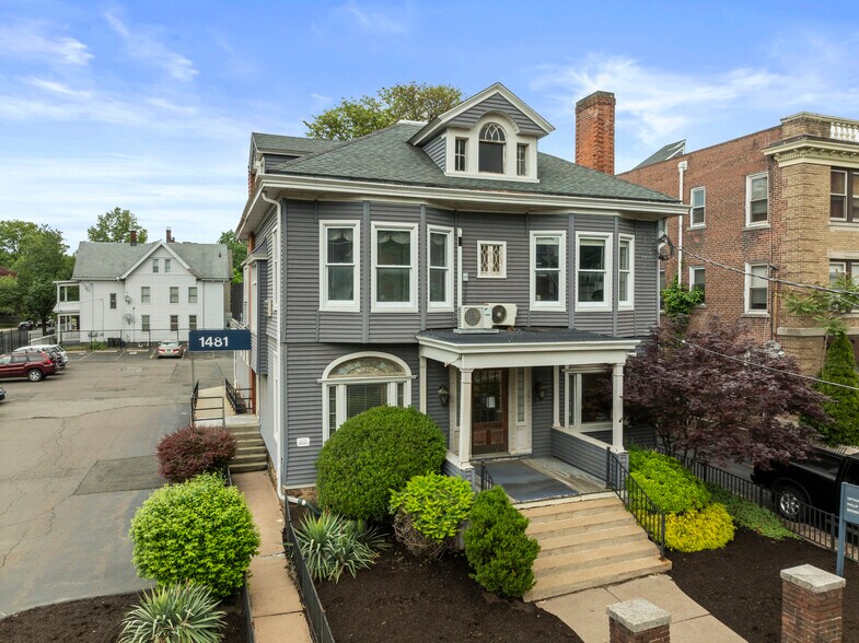 1481 Chapel St, New Haven, CT à vendre - Photo de l’immeuble – Image 2 sur 61