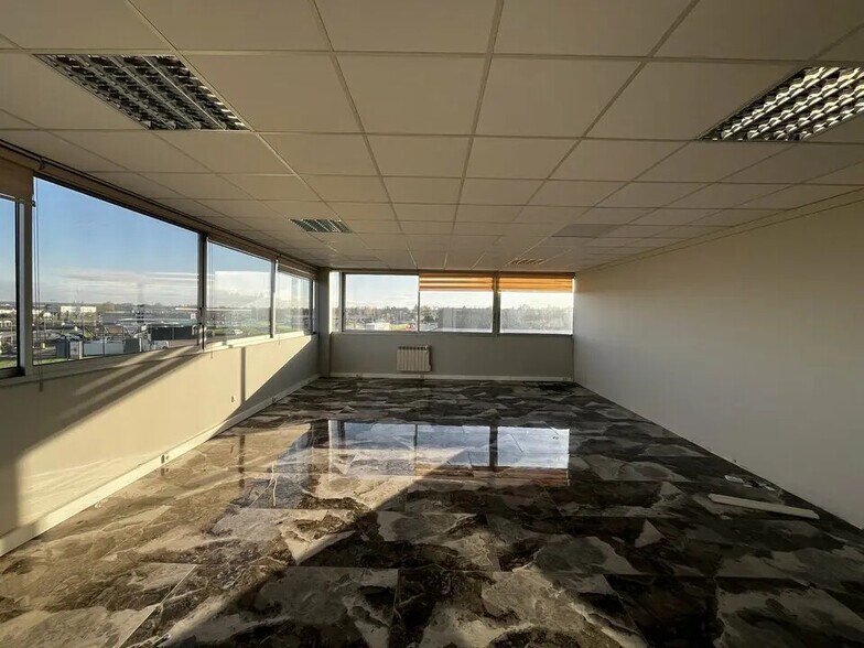 Local commercial dans Crêches-sur-Saône à vendre - Photo intérieure – Image 3 sur 11