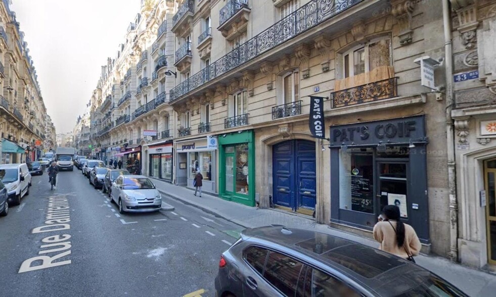 43 Rue Damrémont, Paris à louer - Photo de l’immeuble – Image 2 sur 5