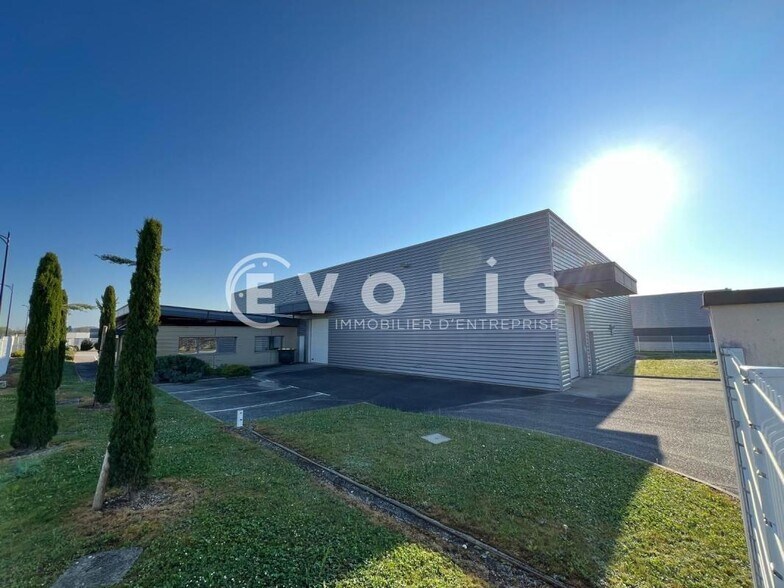 4 Chemin Des Ronzières, Vourles à louer - Photo de l’immeuble – Image 1 sur 8