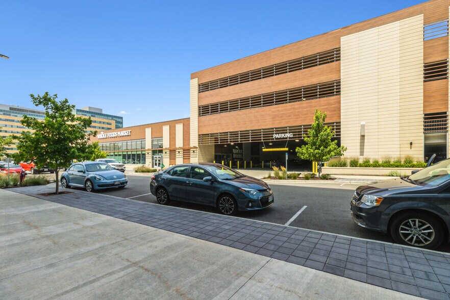 4710 Madison Yards Way, Madison, WI à vendre - Photo de l’immeuble – Image 2 sur 14