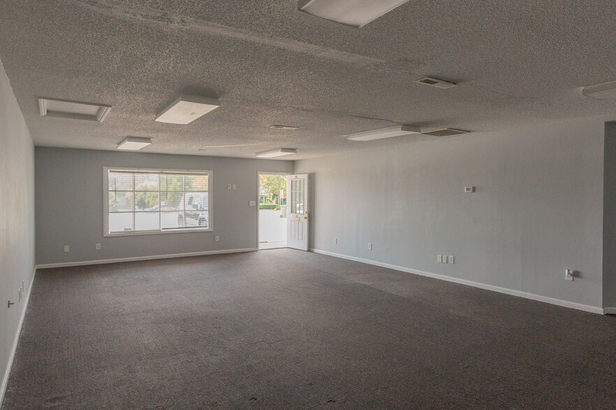 101-111 Rankin Ave, Mount Holly, NC à louer - Photo intérieure – Image 3 sur 11