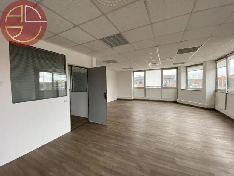 Bureau dans Colomiers à louer - Photo de l’immeuble – Image 1 sur 4