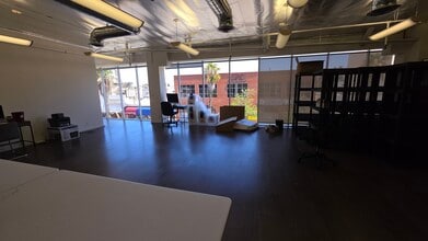 15130-15132 Ventura Blvd, Sherman Oaks, CA à louer Photo intérieure– Image 2 sur 2