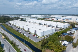 8465 W 44th Ave, Hialeah, FL - VUE AÉRIENNE  vue de carte