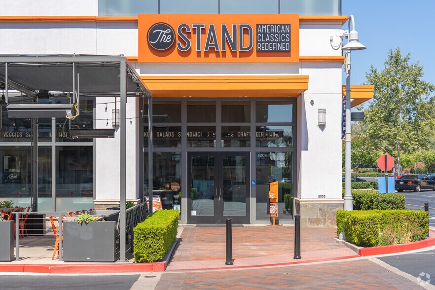 13850-13860 City Center Dr, Chino Hills, CA à vendre - Photo de l’immeuble – Image 3 sur 4