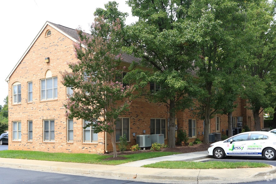 5015-5017 Backlick Rd, Annandale, VA à louer - Photo de l’immeuble – Image 2 sur 14